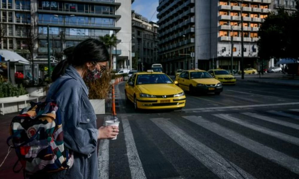 Κορονοϊός: Έρχονται οι «Μωβ περιοχές» και φέρνουν… μάσκες παντού